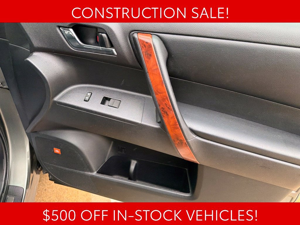 Used 2012 Toyota Highlander Limited w/ Tow Pkg AWD/4WD image 33