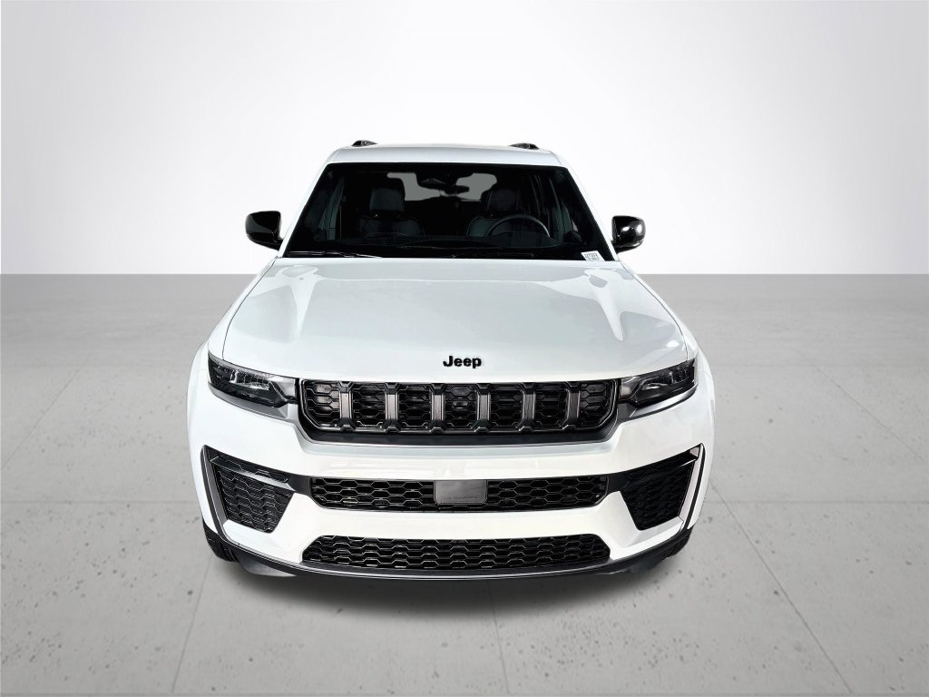 New 2027 Jeep Grand Cherokee Altitude AWD/4WD image 3