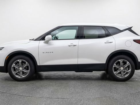 Used 2025 Chevrolet Blazer LT FWD image 5