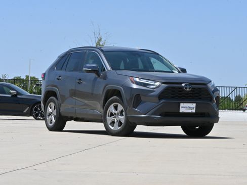 Used 2023 Toyota RAV4 XLE w/ Convenience Package AWD/4WD image 2