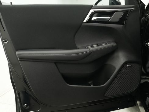 Used 2025 Mitsubishi Outlander ES image 13