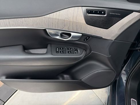 Used 2024 Volvo XC90 T8 Ultimate image 17