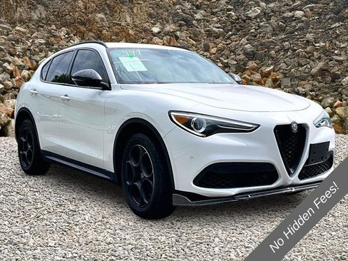 Used 2018 Alfa Romeo Stelvio Sport w/ Quick Order Package 22J Sport AWD/4WD image 10