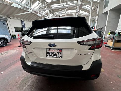 Used 2024 Subaru Outback Premium AWD/4WD image 7