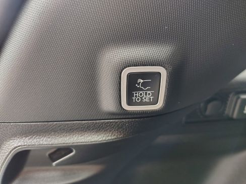 Certified 2024 Jeep Grand Cherokee Limited w/ Luxury Tech Group II image 14