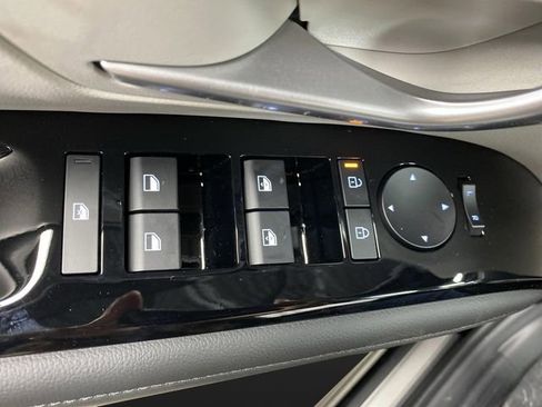 New 2025 Hyundai Tucson Limited image 32