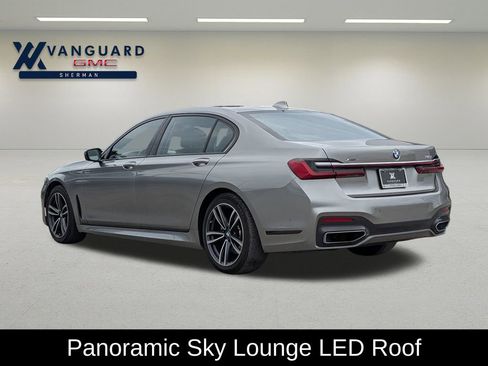 Used 2022 BMW 740i xDrive w/ M Sport Package AWD/4WD image 5
