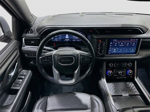Used 2022 GMC Yukon XL Denali image 24