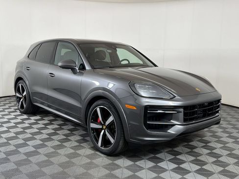 Certified 2024 Porsche Cayenne S AWD/4WD image 8
