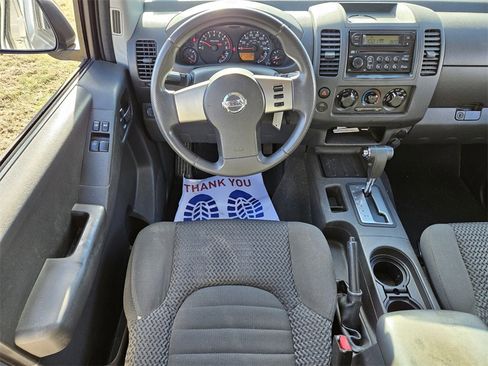 Used 2006 Nissan Frontier SE w/ (P01) Power Pkg image 10