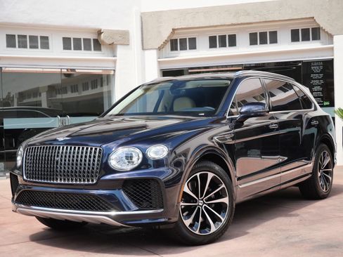 Used 2023 Bentley Bentayga Extended Wheelbase AWD/4WD image 9