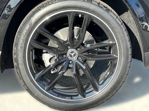 New 2026 Mercedes-Benz GLS 580 4MATIC image 11