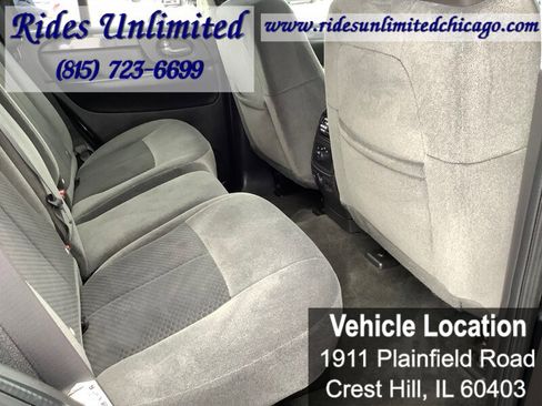 Used 2007 GMC Envoy SLE image 28