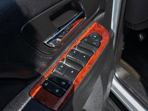 Used 2011 Chevrolet Tahoe LS RWD image 12
