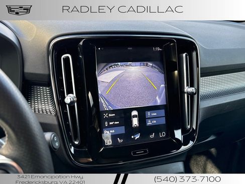 Used 2020 Volvo XC40 T5 R-Design image 9