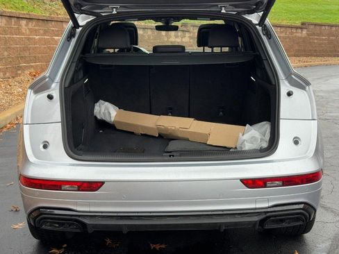 Used 2025 Audi Q5 2.0T Premium w/ Convenience Plus Package image 9