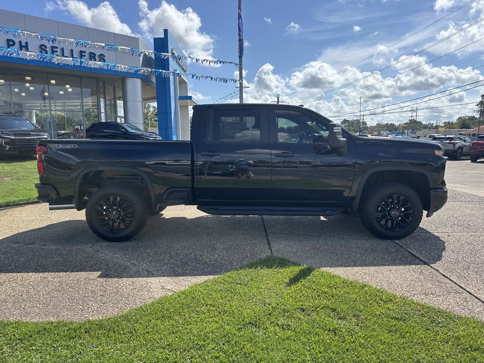 New 2026 Chevrolet Silverado 2500 Custom w/ Custom Value Package AWD/4WD image 6