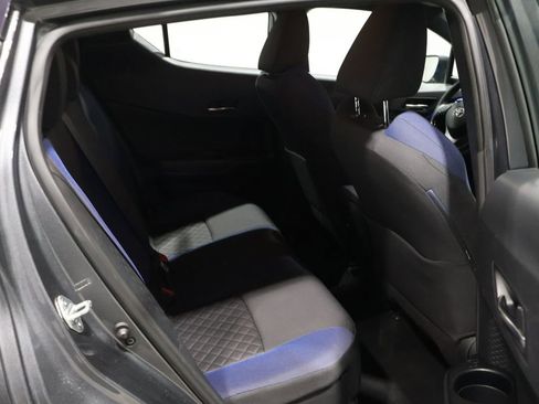 Used 2022 Toyota C-HR XLE image 18