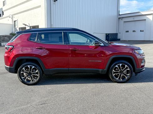 Used 2022 Jeep Compass Limited image 9