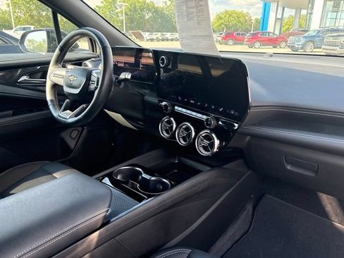 Used 2024 Chevrolet Blazer EV LT AWD/4WD image 12
