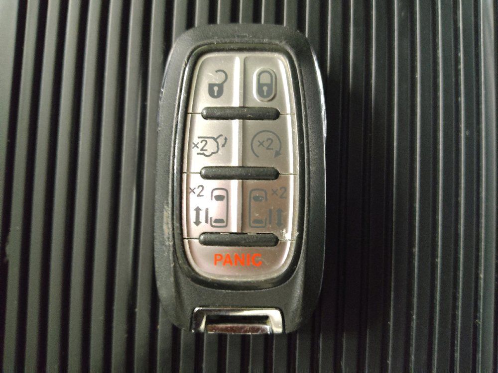 Used 2024 Chrysler Pacifica Touring-L FWD image 32