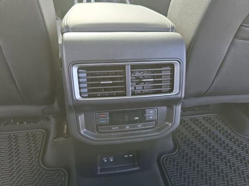 New 2026 Volkswagen Atlas SE FWD image 15