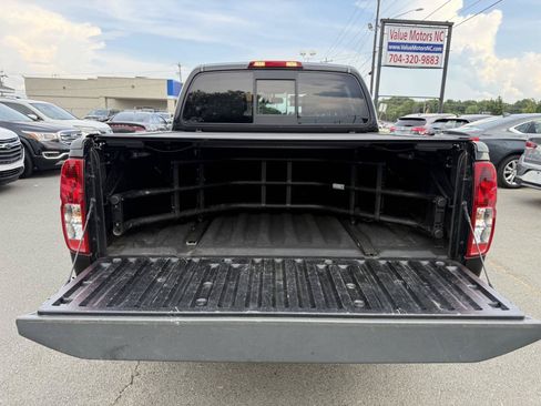 Used 2020 Nissan Frontier SV w/ Midnight Edition Floor Mats AWD/4WD image 10