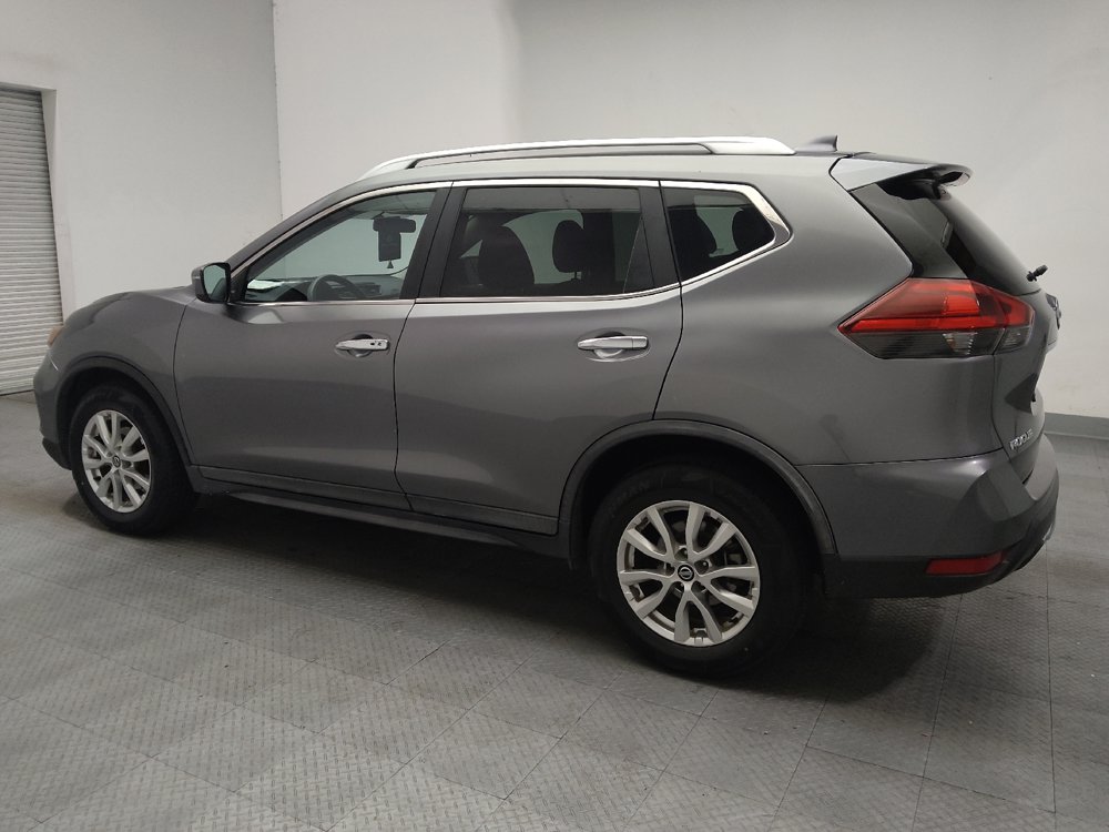 Used 2018 Nissan Rogue SV FWD image 3