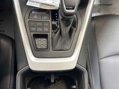 Used 2025 Toyota RAV4 XLE Premium image 35