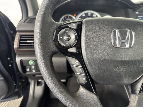 Used 2017 Honda Accord EX image 28