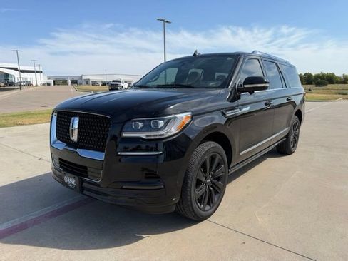Used 2023 Lincoln Navigator L Reserve AWD/4WD image 8