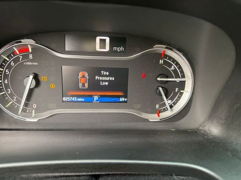 Used 2023 Honda Ridgeline RTL-E image 2