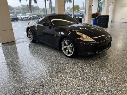 Used 2012 Nissan 370Z Touring w/ Sport Pkg RWD image 5