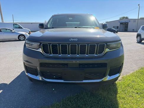 Used 2024 Jeep Grand Cherokee L Laredo AWD/4WD image 2