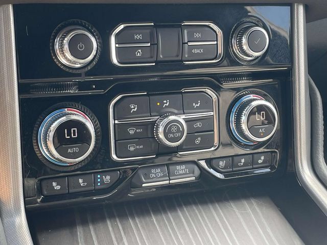 Used 2024 GMC Yukon Denali w/ Advanced Technology Package AWD/4WD image 22