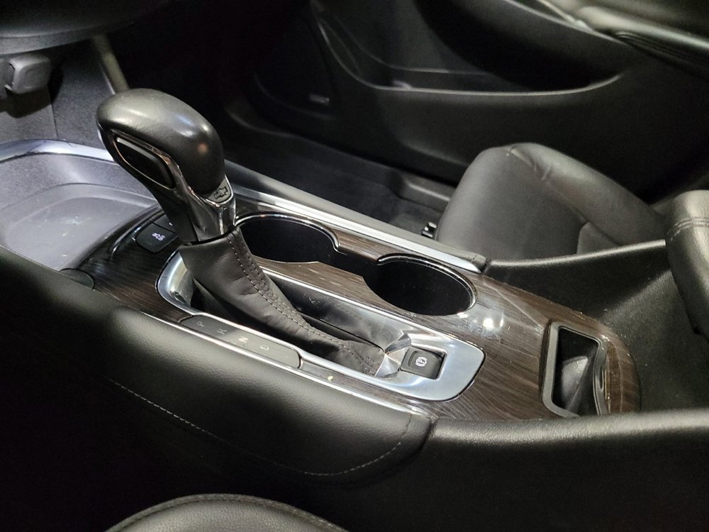 Used 2022 Chevrolet Malibu Premier FWD image 26