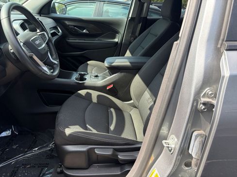 Used 2024 GMC Terrain SLE FWD image 25
