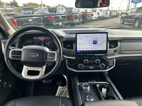 Certified 2024 Ford Expedition XLT image 11