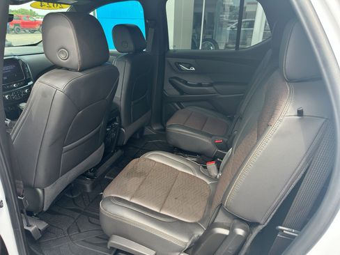 Used 2024 Chevrolet Traverse High Country image 12