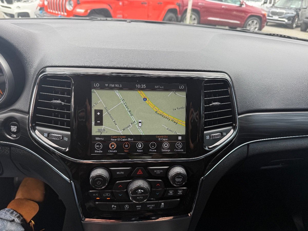 Used 2021 Jeep Grand Cherokee Limited AWD/4WD image 25