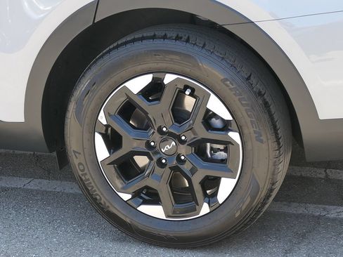 Used 2025 Kia Sorento S FWD image 9