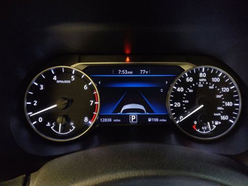 Used 2025 Nissan Sentra SV FWD image 23