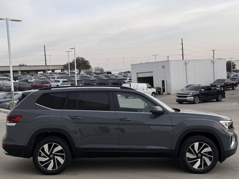 New 2026 Volkswagen Atlas SE image 3