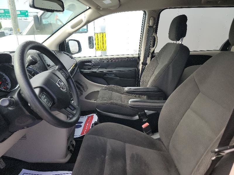 Used 2018 Dodge Grand Caravan SE w/ UConnect Hands-Free Group FWD image 9