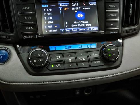 Used 2017 Toyota RAV4 XLE w/ All Weather Liner Package AWD/4WD image 27