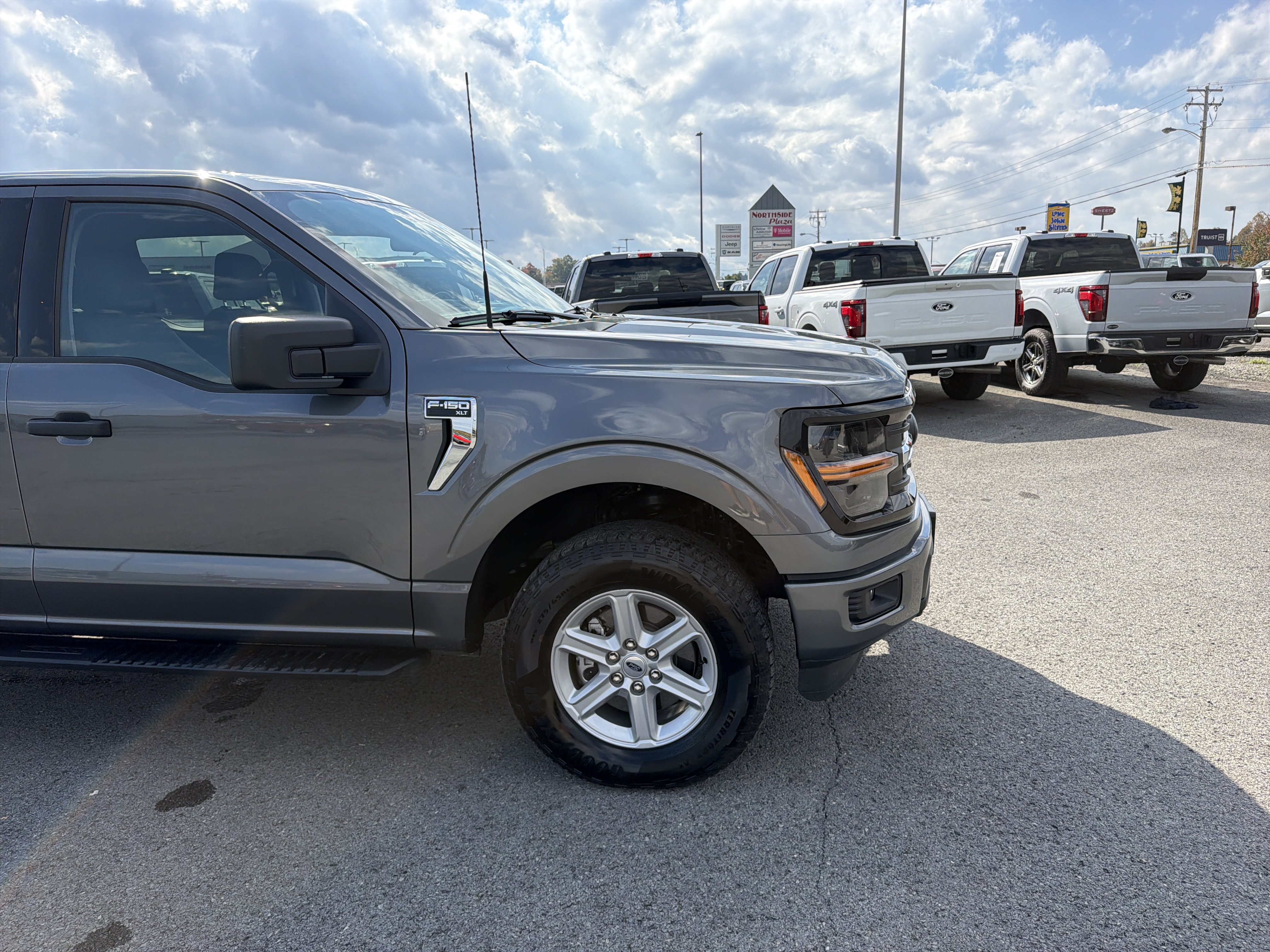 Used 2026 Ford F150 XLT w/ FX4 Off-Road Package AWD/4WD image 2