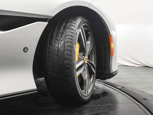 Used 2019 Ferrari Portofino image 37