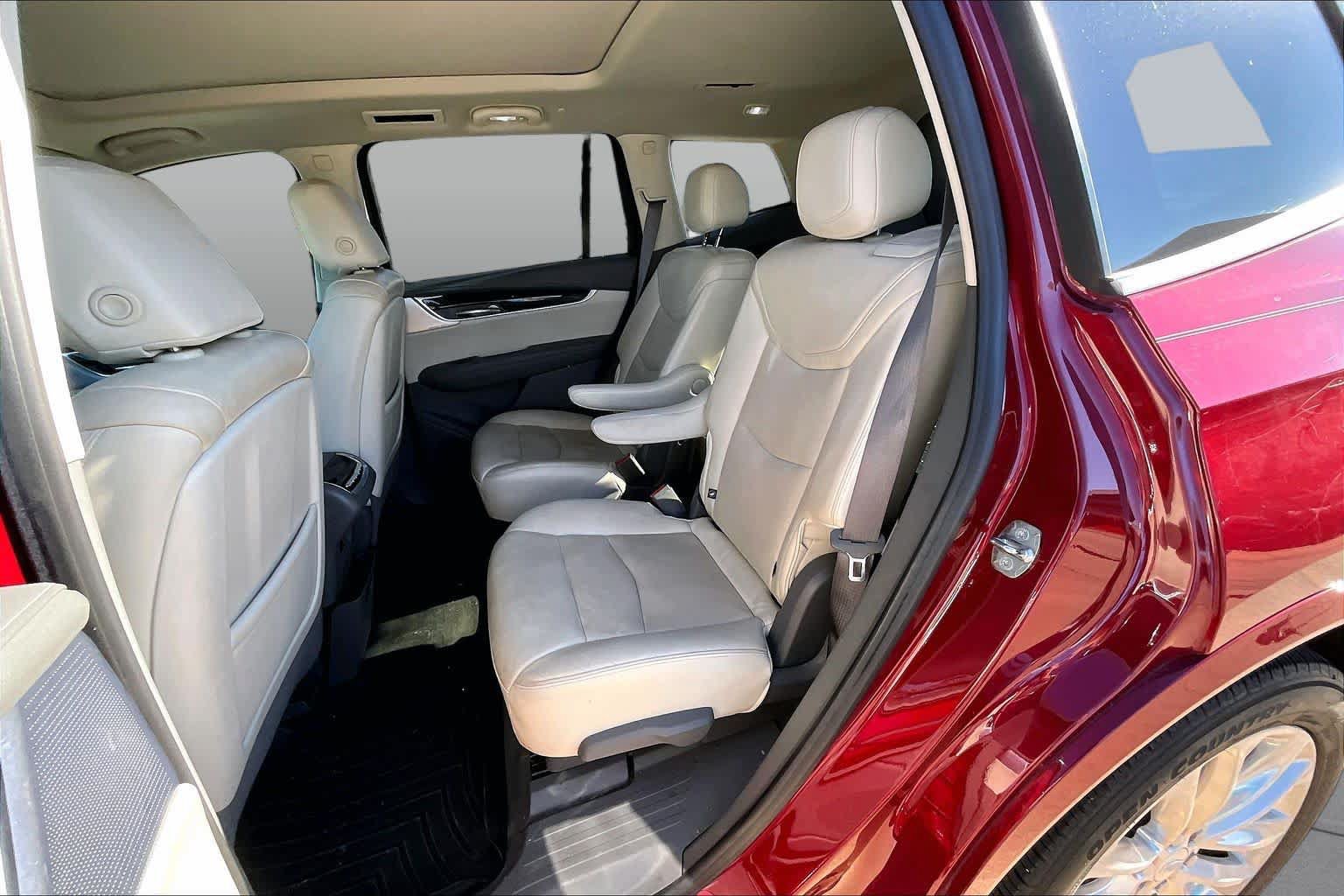 Used 2020 Cadillac XT6 Premium Luxury FWD image 21