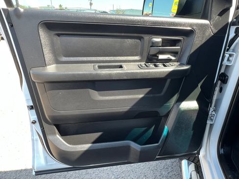 Used 2016 RAM 2500 Tradesman w/ Chrome Appearance Group RWD image 11