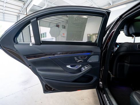 Used 2019 Mercedes-Benz S 560 4MATIC Sedan image 41